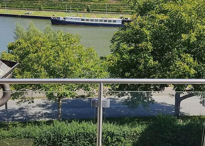 Moselpanorama 公寓